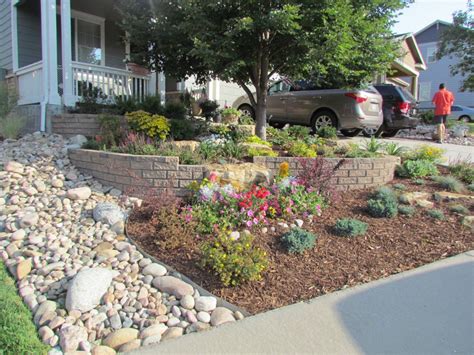 Colorado lawmakers seek ban on water-sucking, nonnative grass that’s planted only for aesthetics